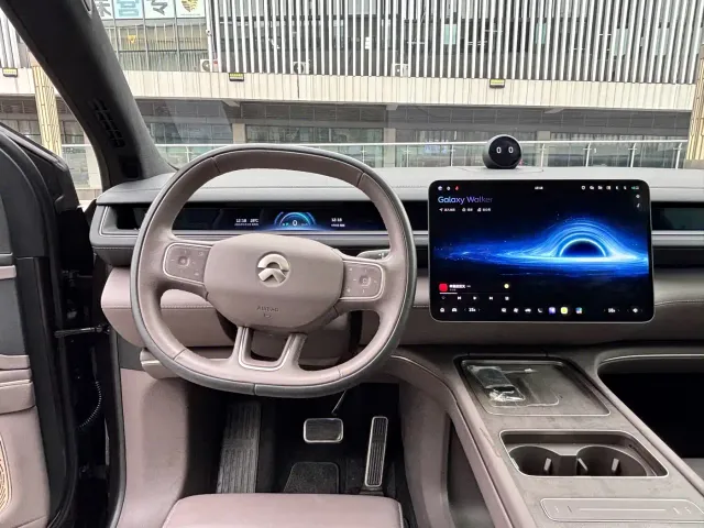 Nio ES8 — Фото автомобиля 27