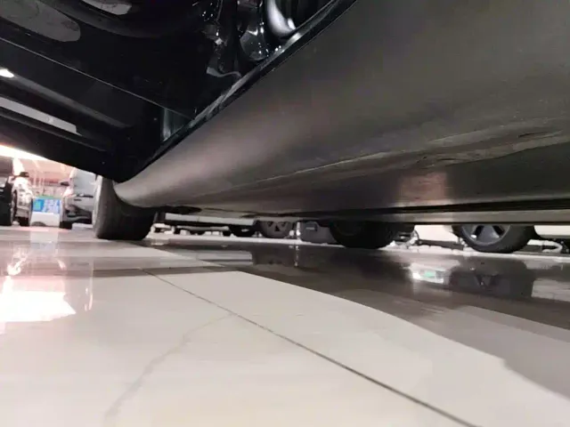 Tesla Model Y — Фото автомобиля 21