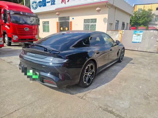 Xiaomi SU7 — Фото автомобиля 4