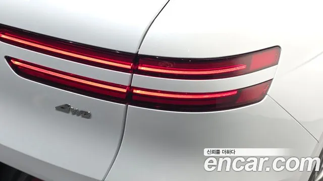 Genesis GV70 — Фото автомобиля 8