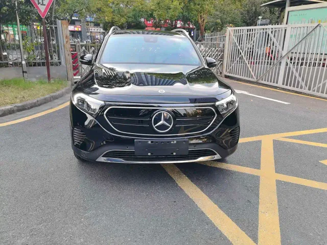 Mercedes-Benz EQB — Фото автомобиля 3