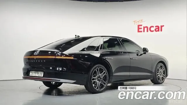 Hyundai Grandeur — Фото автомобиля 2