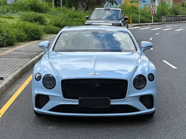 Bentley Continental 2022 4.0T GT V8 — Фото автомобиля 3