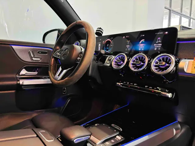 Mercedes-Benz EQB — Фото автомобиля 29