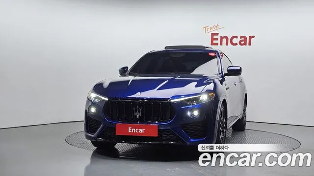 Maserati Levante — Фото автомобиля 3