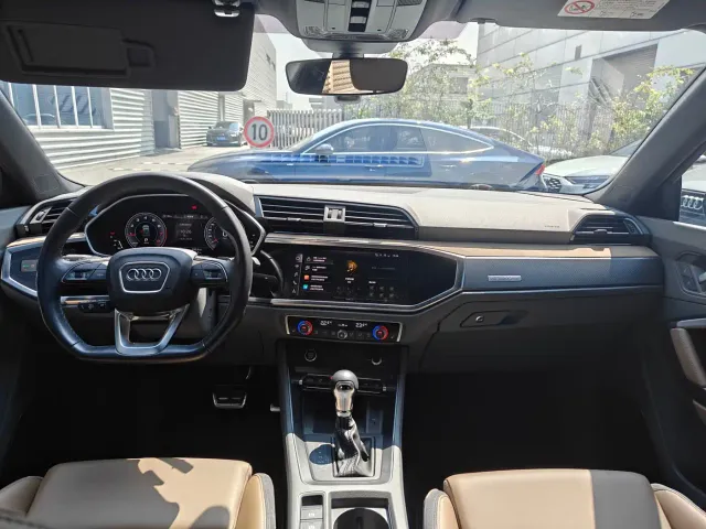 Audi Q3 — Фото автомобиля 11