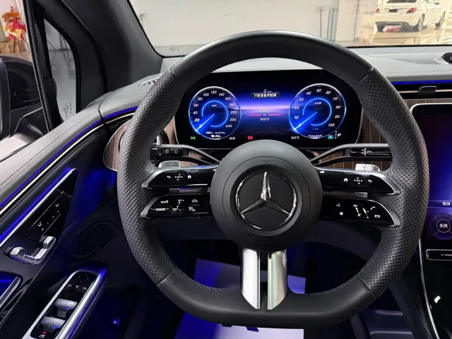 Mercedes-Benz EQE SUV — Фото автомобиля 8