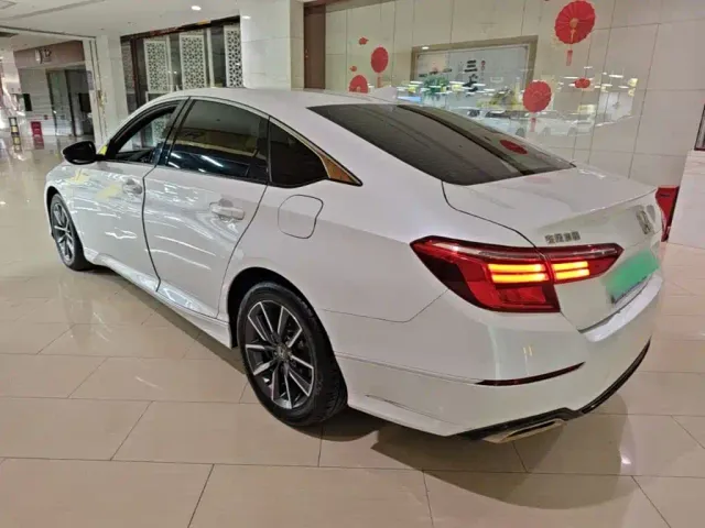 Honda Inspire — Фото автомобиля 4