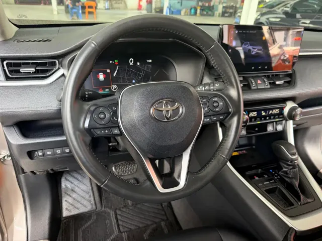 Toyota RAV4 — Фото автомобиля 15