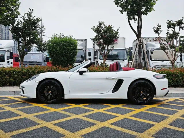 Porsche 718 — Фото автомобиля 5