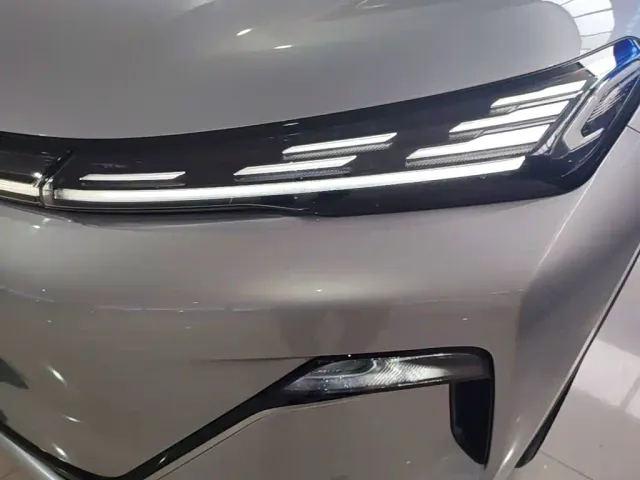 Geely Galaxy Starship 7 EM-i — Фото автомобиля 23
