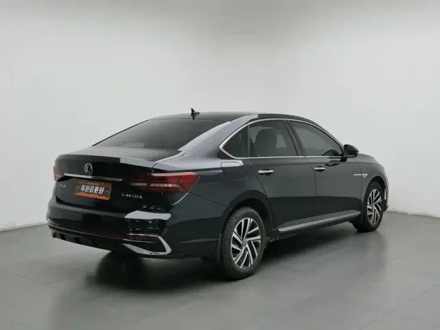 Volkswagen Lavida — Фото автомобиля 2