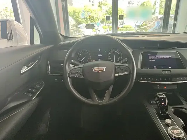 Cadillac XT4 — Фото автомобиля 10
