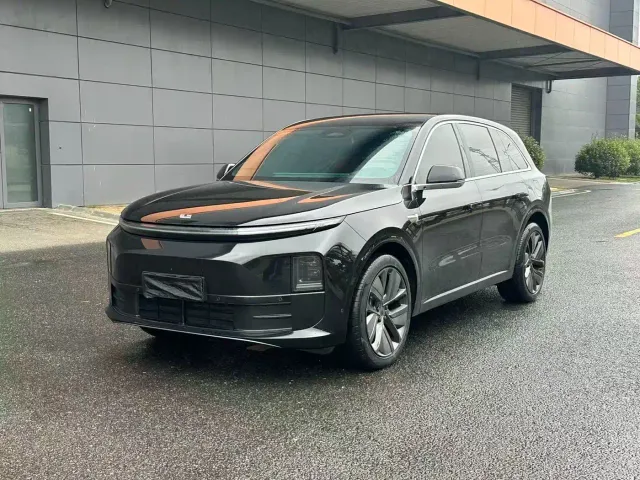Li Auto L6 — Фото автомобиля 10