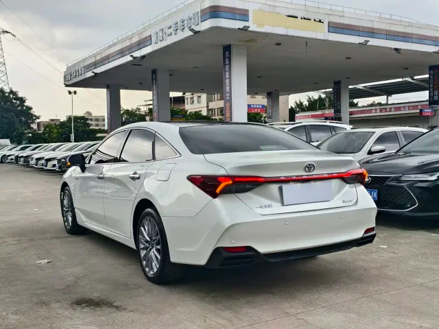 Toyota Avalon — Фото автомобиля 6