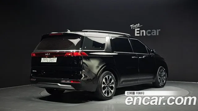 Kia Canival — Фото автомобиля 2