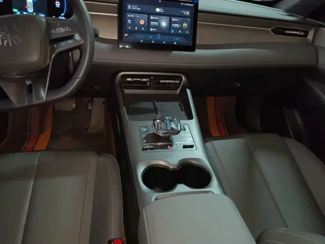 BYD Qin PLUS — Фото автомобиля 13