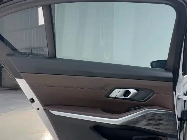 BMW 3 Series — Фото автомобиля 24