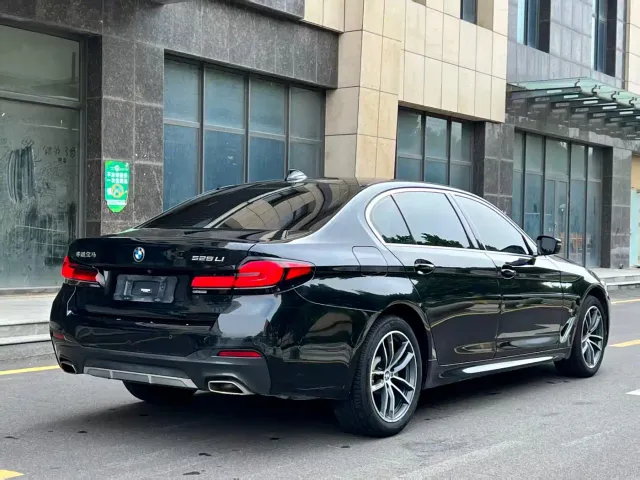 BMW 5 Series — Фото автомобиля 4
