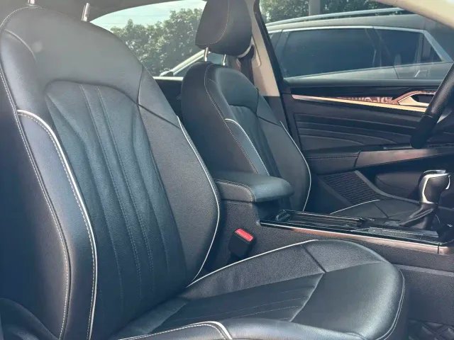 Volkswagen Passat — Фото автомобиля 18