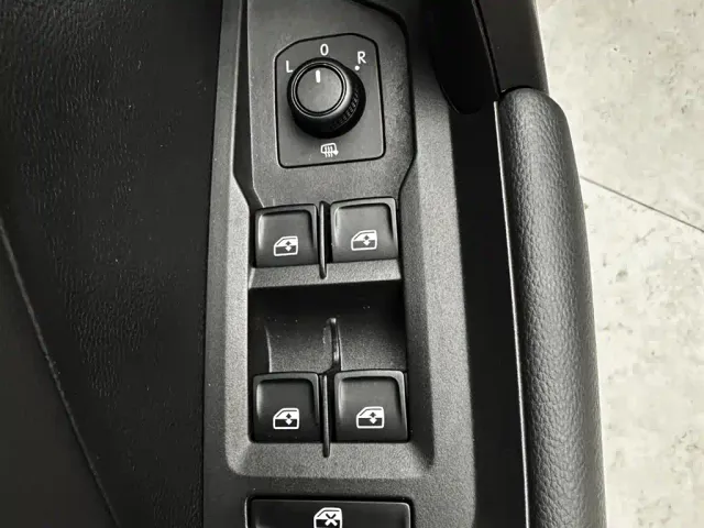 Volkswagen Tharu — Фото автомобиля 12