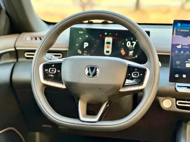Changan Eado — Фото автомобиля 12