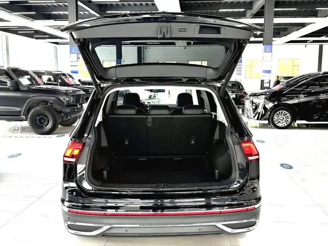 Volkswagen Tiguan L — Фото автомобиля 14