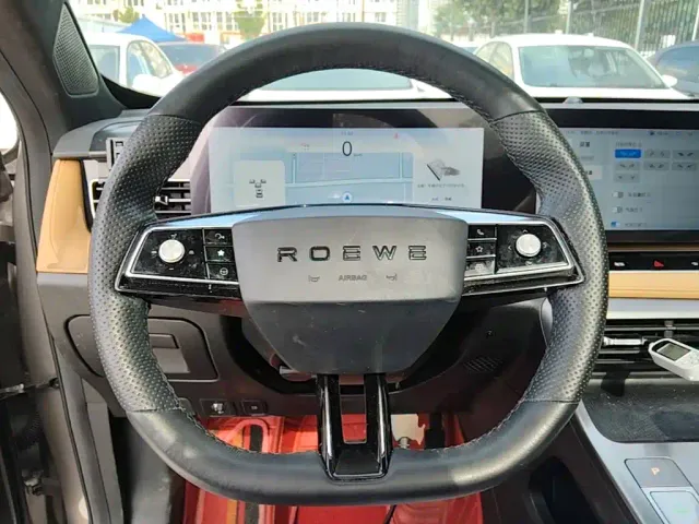 Roewe RX5 — Фото автомобиля 10