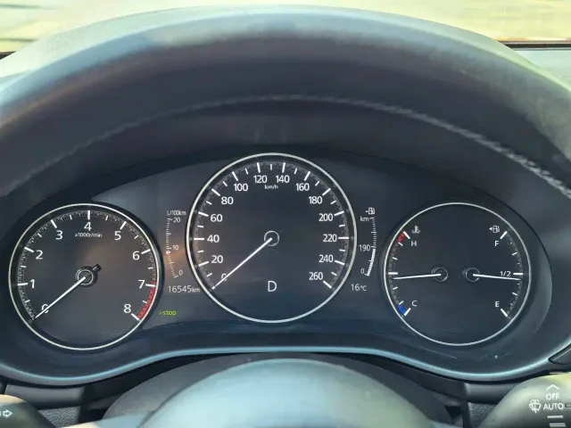 Mazda Axela — Фото автомобиля 12