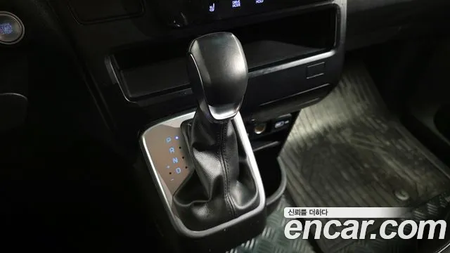 Hyundai Staria Staria 4WD Tourer 11 мест — Фото автомобиля 9