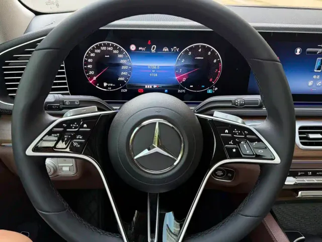 Mercedes-Benz GLE-Class — Фото автомобиля 16