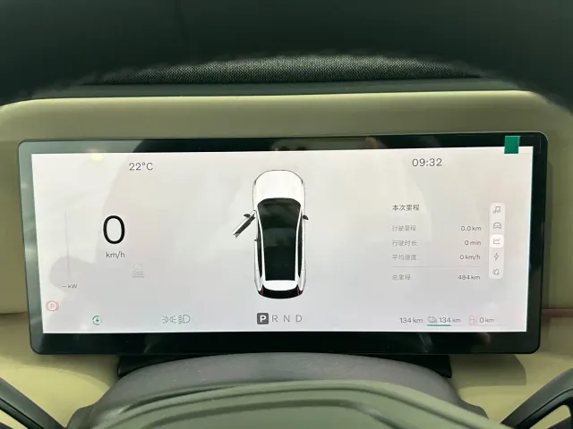 Volvo XC70 Plug-in Hybrid — Фото автомобиля 5