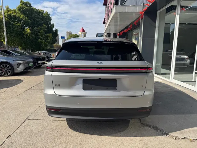 Li Auto i6 — Фото автомобиля 6
