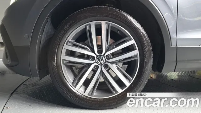 Volkswagen Tiguan — Фото автомобиля 5