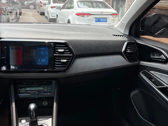 Jetta VS7 — Фото автомобиля 10