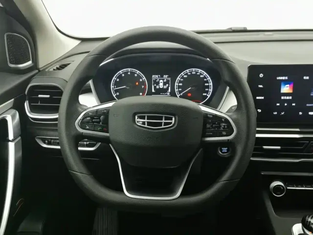 Geely Binyue — Фото автомобиля 11