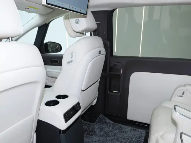 Li Auto MEGA — Фото автомобиля 10