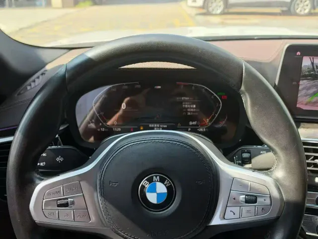 BMW 5 Series — Фото автомобиля 2