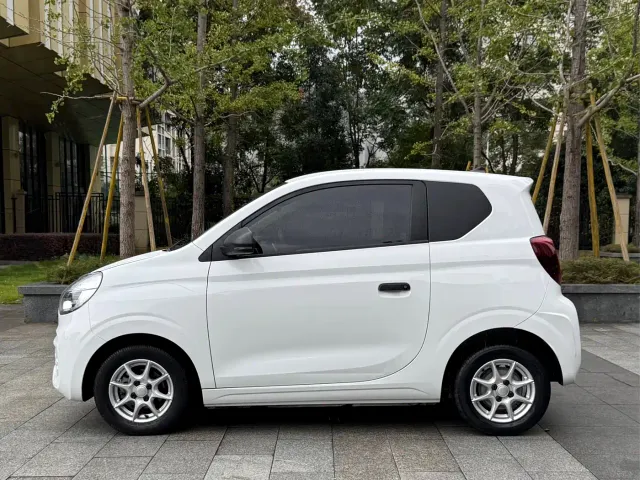 Roewe Clever — Фото автомобиля 3