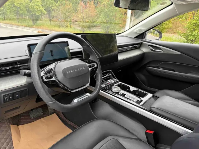 Wuling Starlight — Фото автомобиля 6