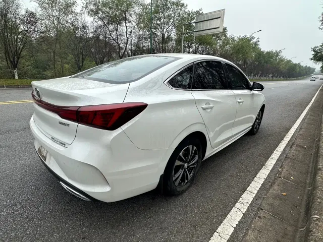 Changan Eado — Фото автомобиля 5