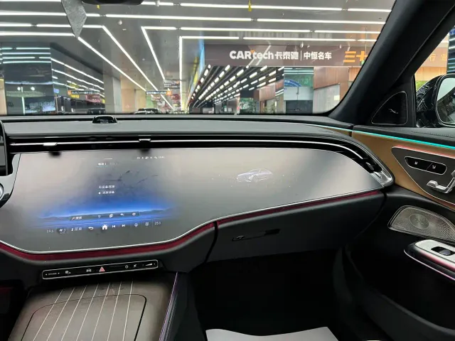 Mercedes-Benz E-Class — Фото автомобиля 10