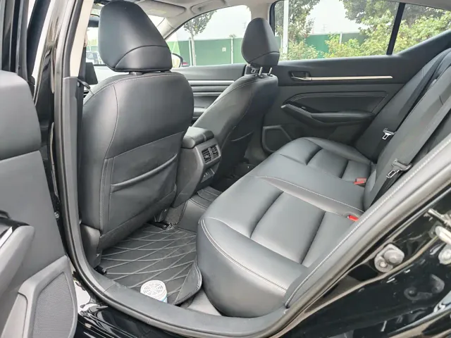 Nissan Teana — Фото автомобиля 5