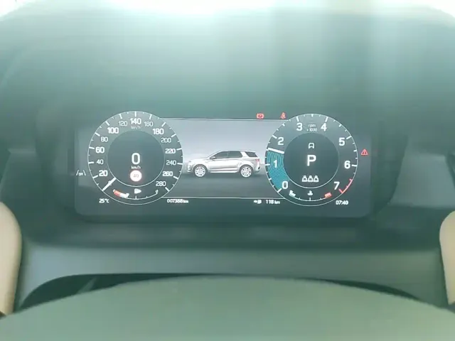Land Rover Discovery Sport — Фото автомобиля 7