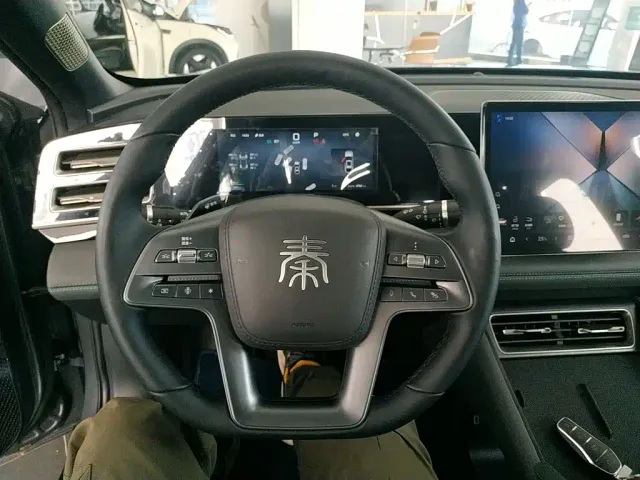 BYD Qin L — Фото автомобиля 6