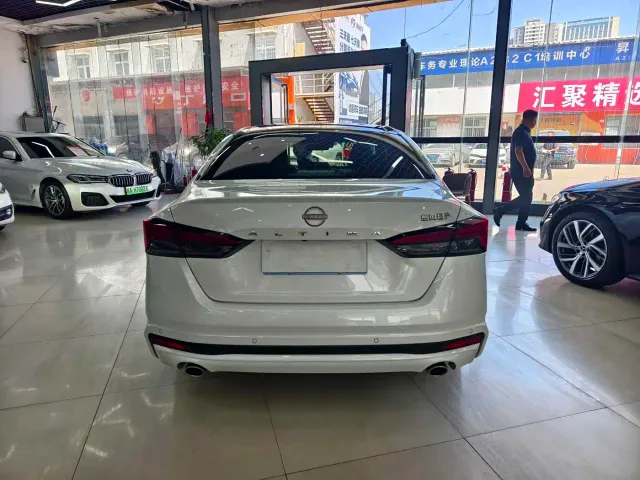 Nissan Teana — Фото автомобиля 14