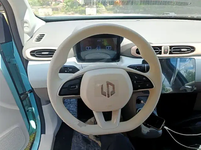 Leapmotor T03 — Фото автомобиля 10