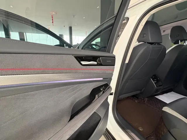 Volkswagen ID.7 Vizzion — Фото автомобиля 10