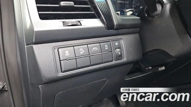 KG_Mobility_Ssangyong Rexton Новый Rexton Sport Khan Дизель 2.2 4WD — Фото автомобиля 13