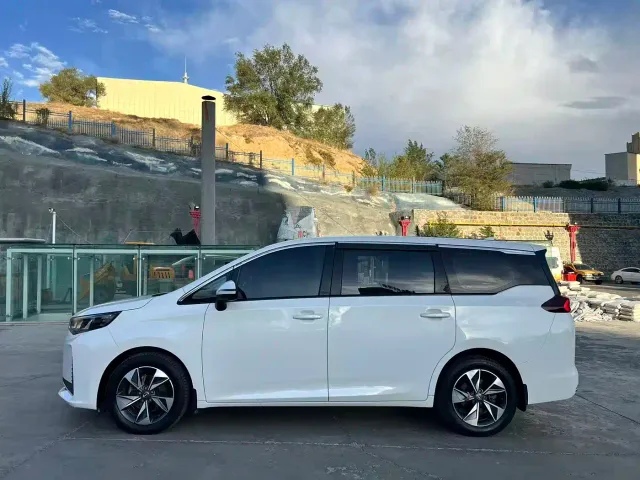 GAC Trumpchi M6 — Фото автомобиля 16